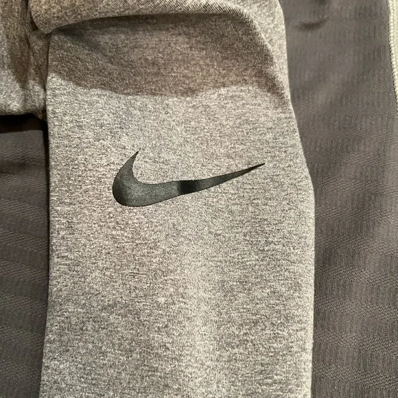 Nike half zip pullover jacket - Picture 2 of 3